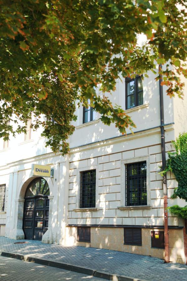 Hotel Dream Трнава Экстерьер фото