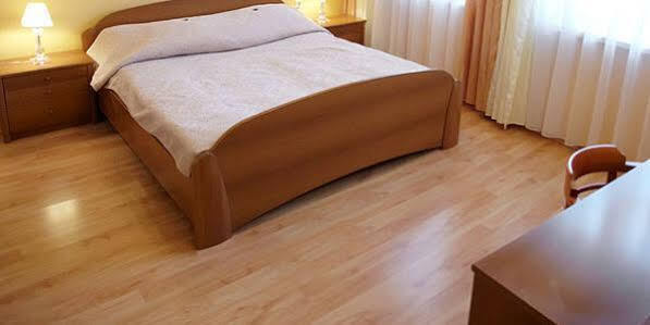 Hotel Dream Трнава Экстерьер фото