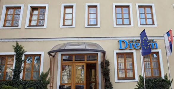Hotel Dream Трнава Экстерьер фото